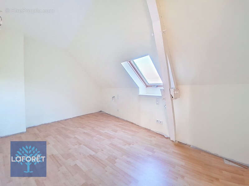 Maison à LOUVIGNE-DU-DESERT