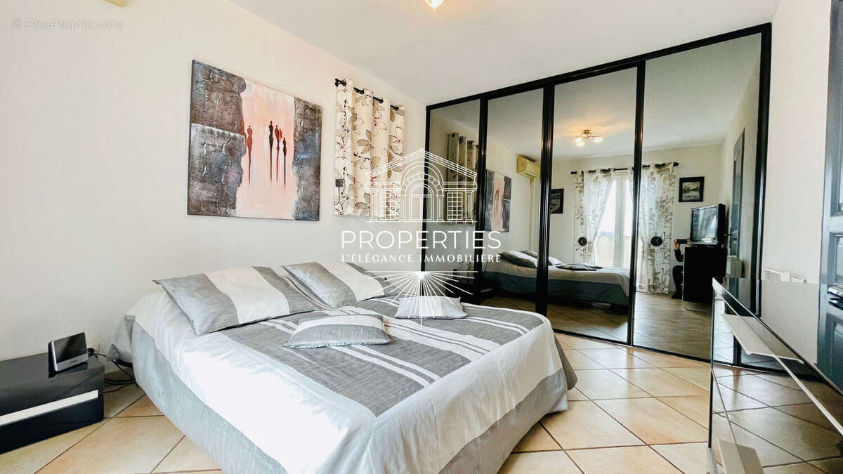 La londe - domaine de valcros - maison de 5 pièces - 130m² - piscine - photo 6