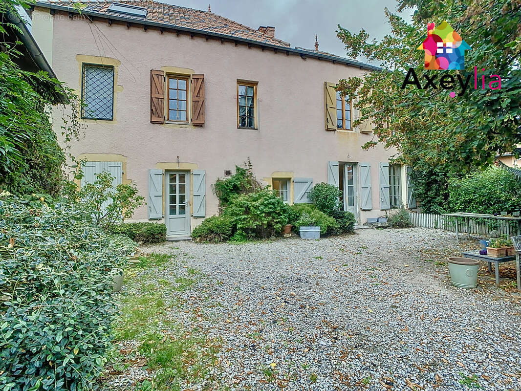 Maison à SAINT-HAON-LE-CHATEL