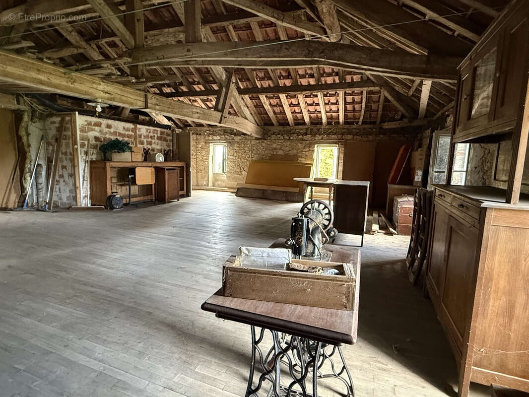 Charmante propriété en piere avec pigeonnier et dépendances - photo 18