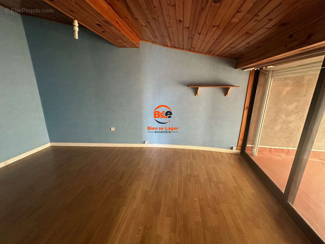 MAISON DALLET MUR SUR ALLIER A VENDRE 4 CHAMBRES AVEC GARAGE - Maison à DALLET