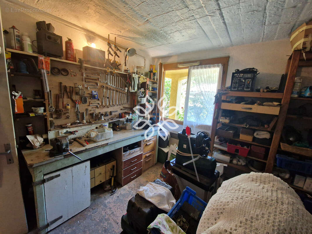 Maison avec terrain clos à Saint-Yvoine - photo 16