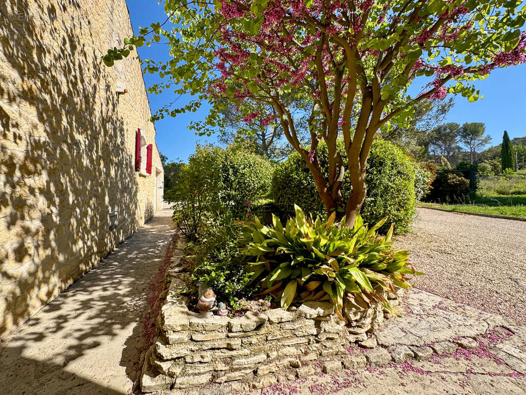 Maison à VENTABREN