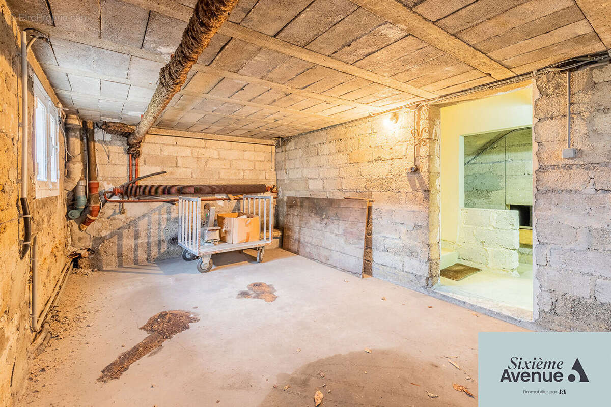 Maison à SAVIGNY-SUR-ORGE