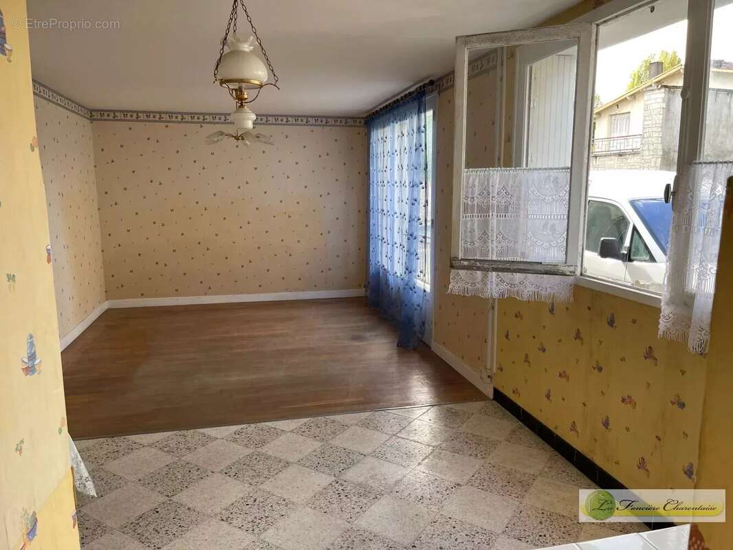 Maison à SAINT-FRAIGNE