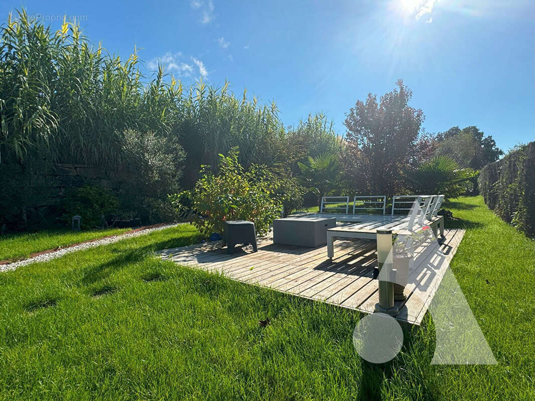 Maison à LA ROQUE-GAGEAC