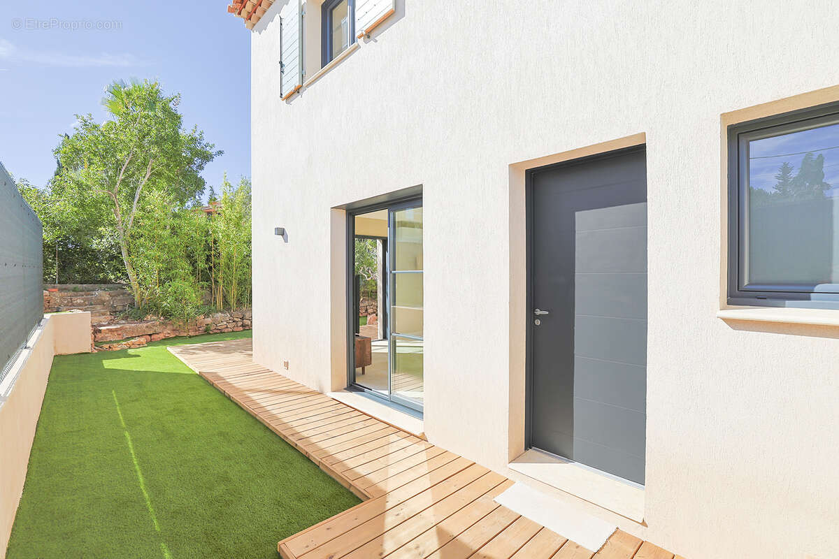 Maison à PUGET-VILLE