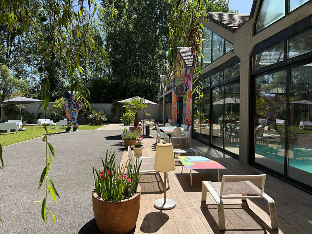 Une propriété d'exception aux portes de Paris / Domaine de prestige d'environ 960 m² - photo 9