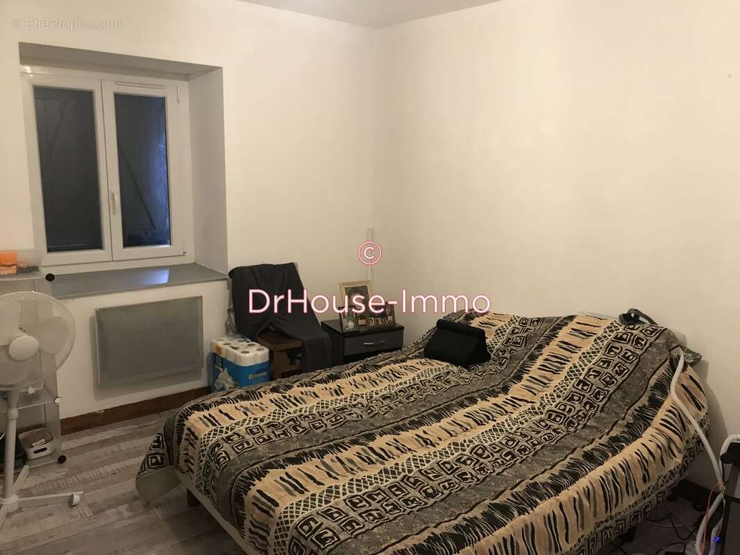 Appartement à COMBEAUFONTAINE