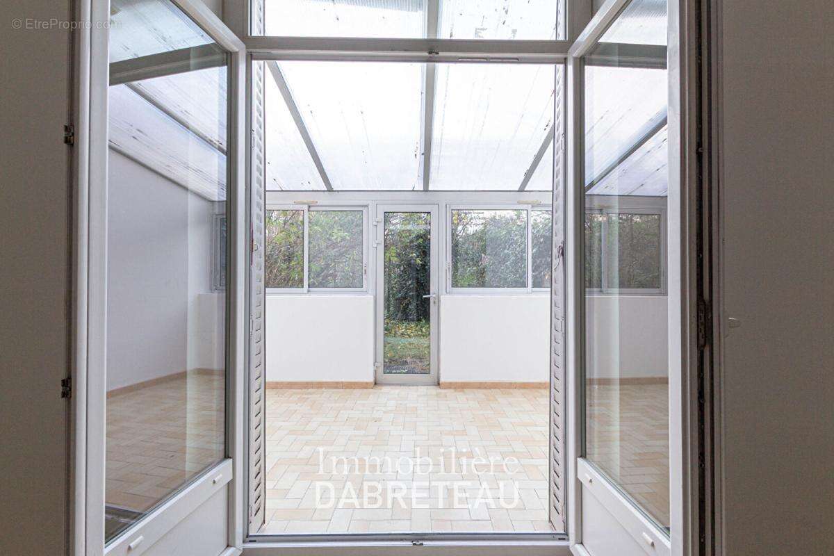 Villeurbanne - Métro Flachet - T3 de 69m2 avec jardin - photo 4
