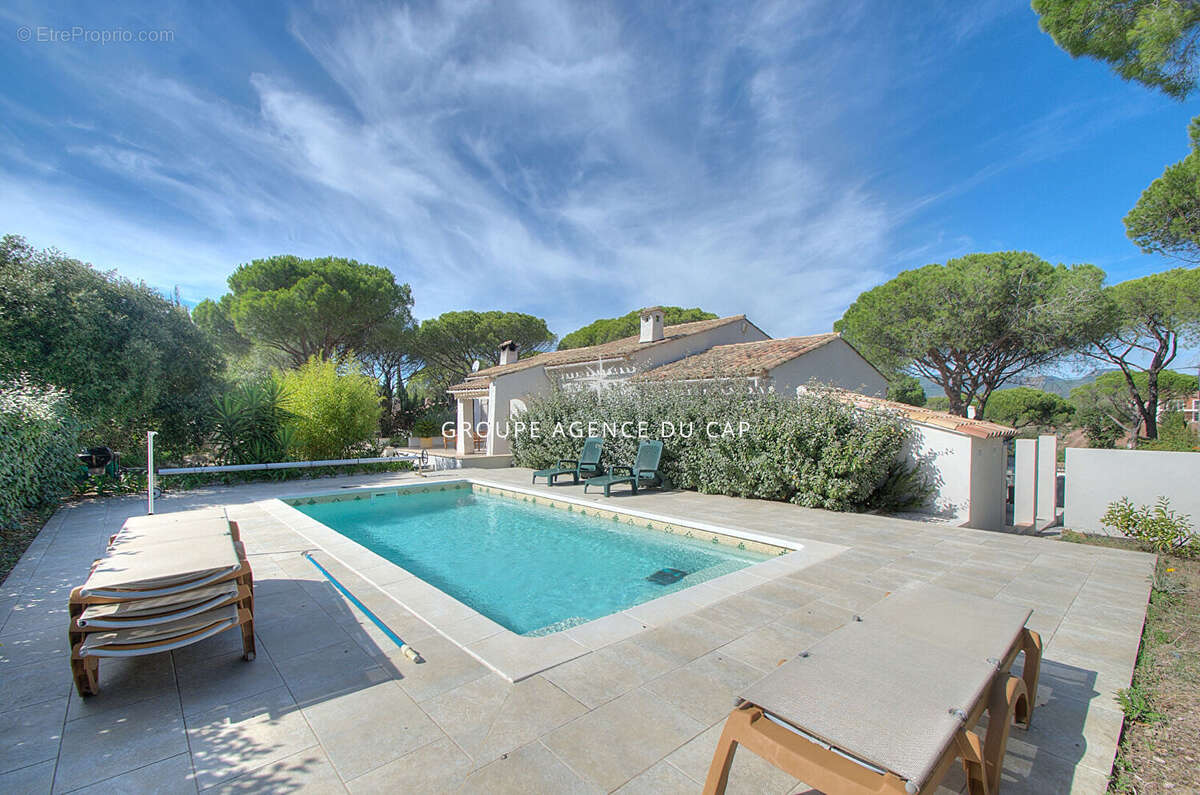 Maison à PUGET-SUR-ARGENS