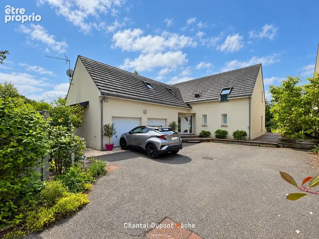 CHARTRES GARE A PIED - Maison contemporaine de 2005, 258m2 habitables, jardin et double garage ! - photo 18