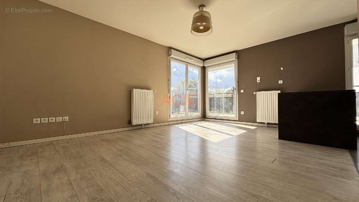 Appartement à LOUVRES