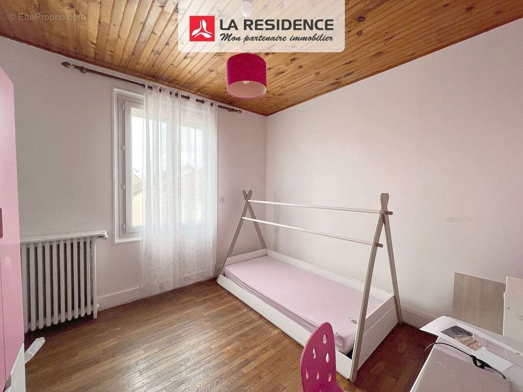 Maison 160 m² à Stains  - photo 8