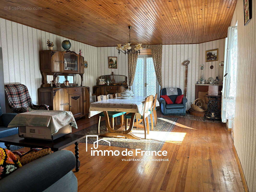 Ensemble immobilier - Maison d'habitation et dépendance à rénover - La Rouquette - photo 3