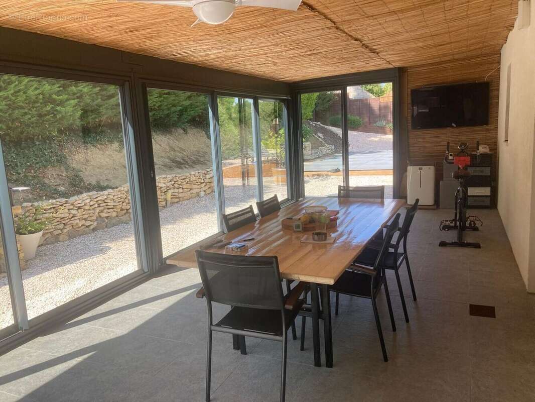 veranda