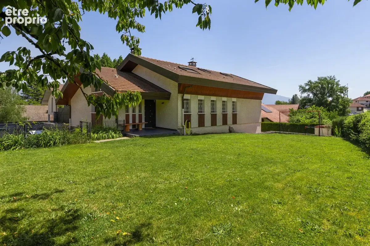 Maison - Poisy - 238 m2 avec piscine - photo 3