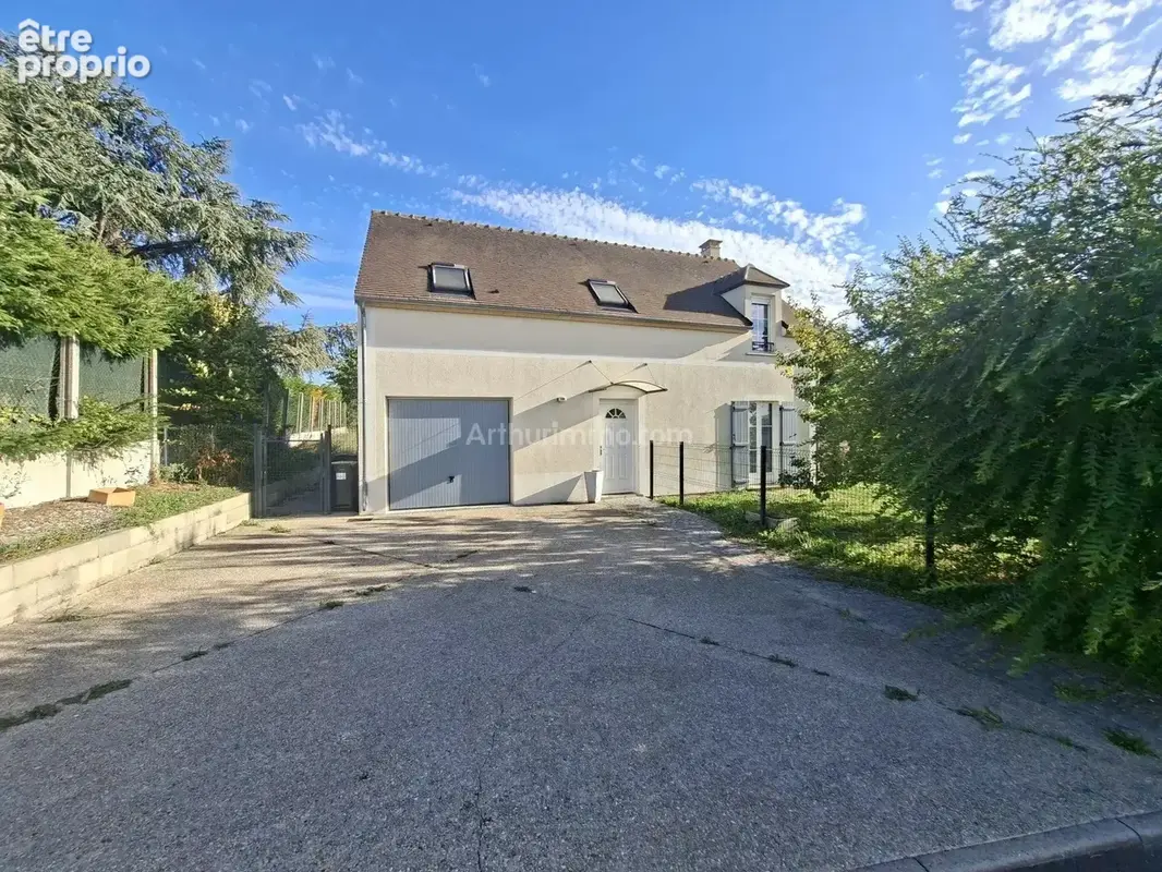 Photo Maison à Marines au prix de 380 000€