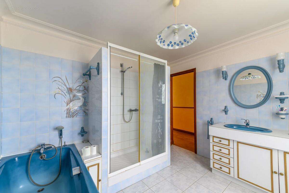 Maison à QUINCY-VOISINS