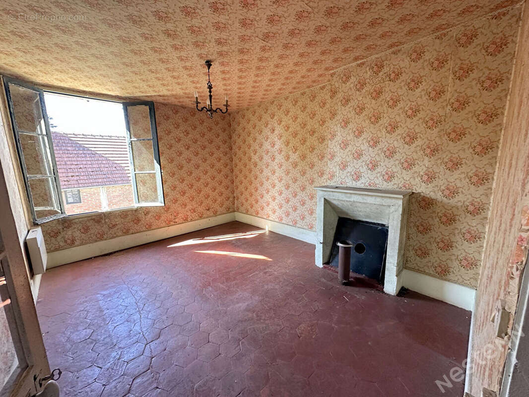 Maison à MONNEVILLE