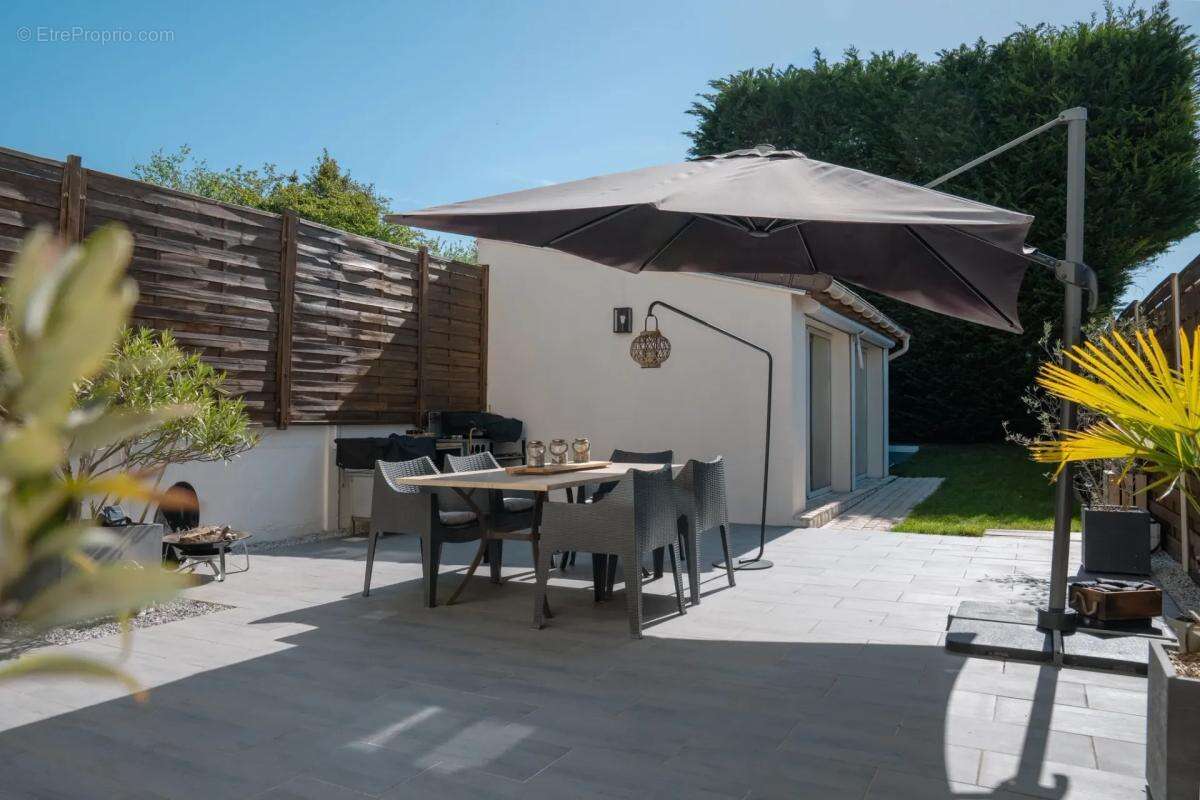 Maison rénovée 6 pièces 153 m² à Antony - photo 15