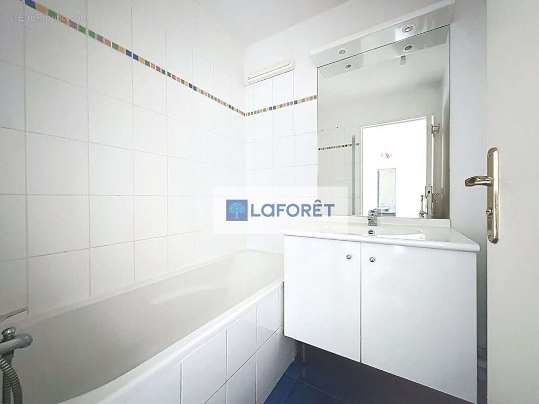 Appartement à SARTROUVILLE