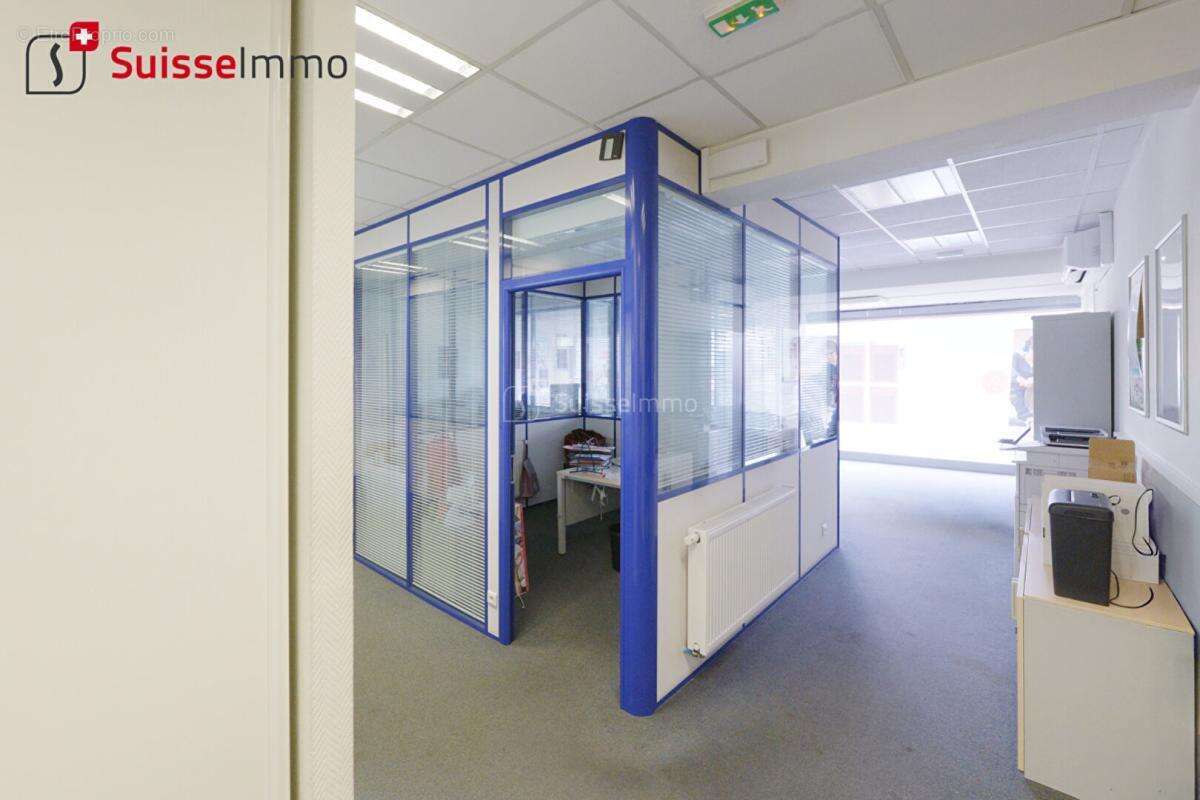 Local commercial  200 m2 - photo 4