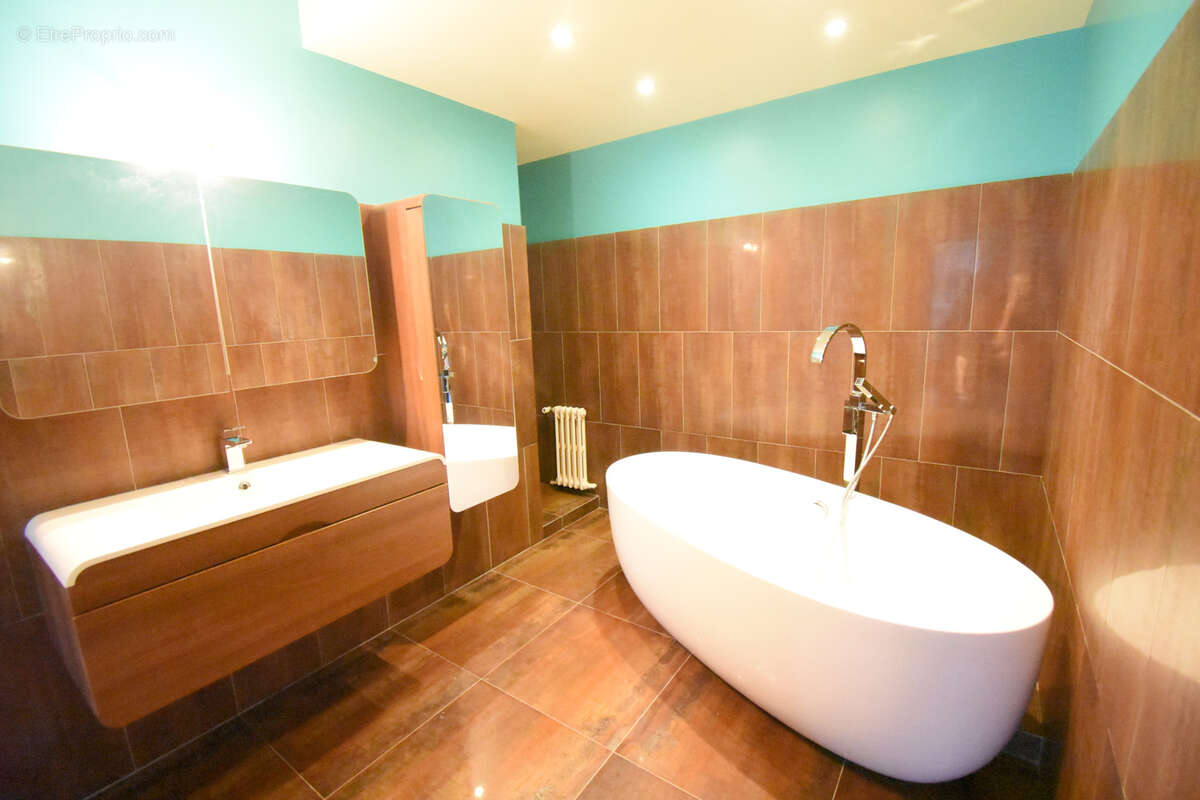 Appartement à VILLE-D&#039;AVRAY