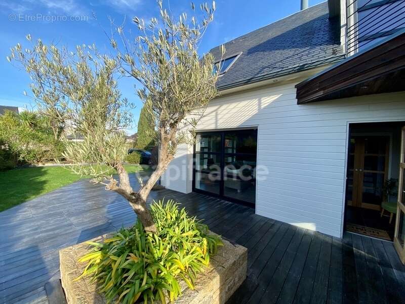 Maison à LARMOR-BADEN