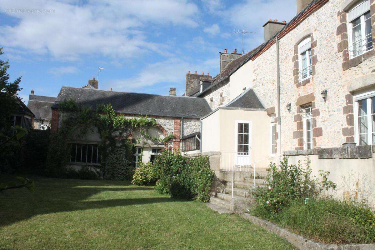 Maison à FRESNAY-SUR-SARTHE