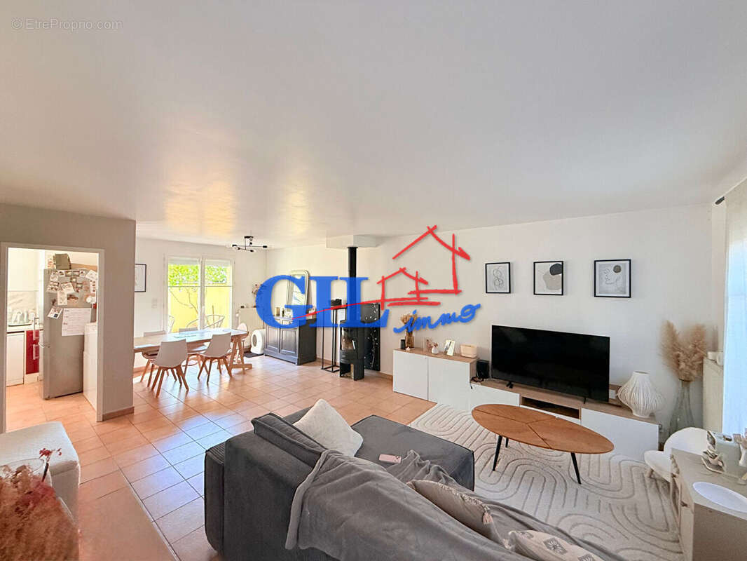 Maison à SAVIGNY-LE-TEMPLE