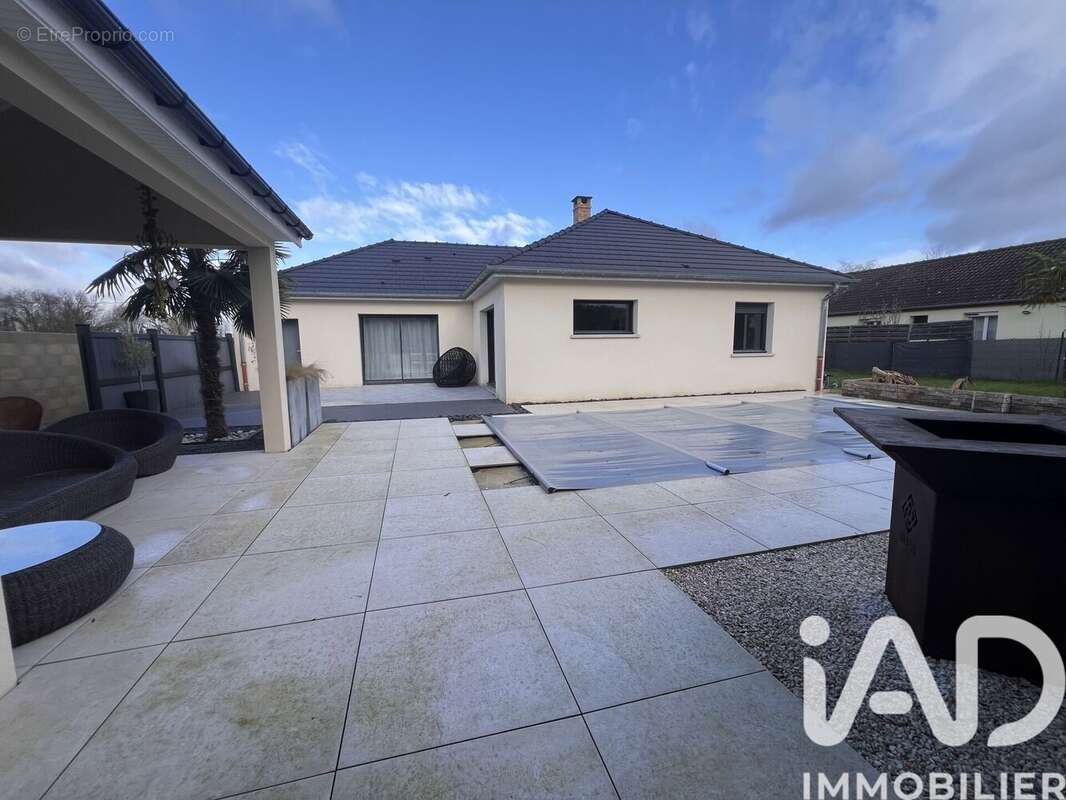 Maison 126 m² à Saint-Pouange  - photo 2