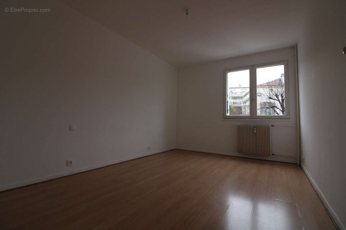 Appartement p4 ascenseur parking cave. - photo 5