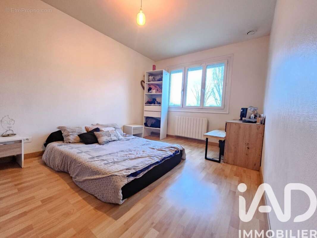 Maison 107 m² à Lavare  - photo 5