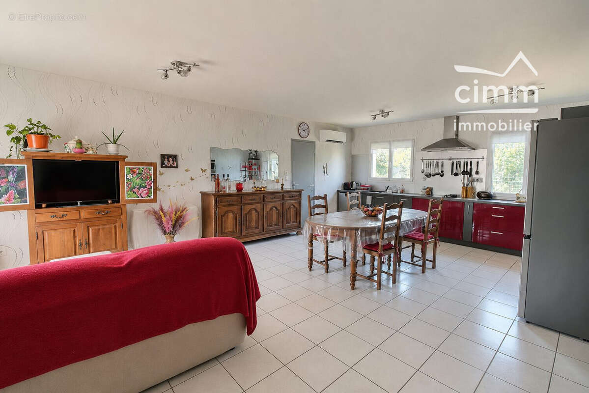 Maison 89 m² à Brezins  - photo 3