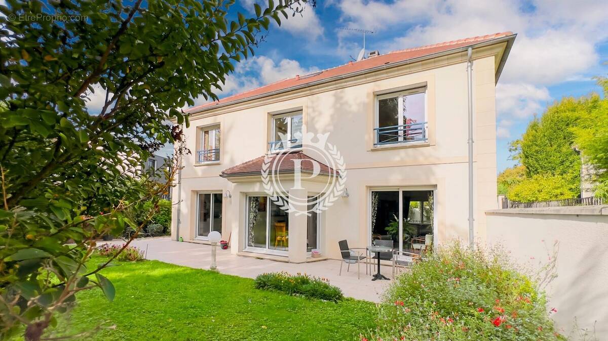 Maison à SAINT-GRATIEN