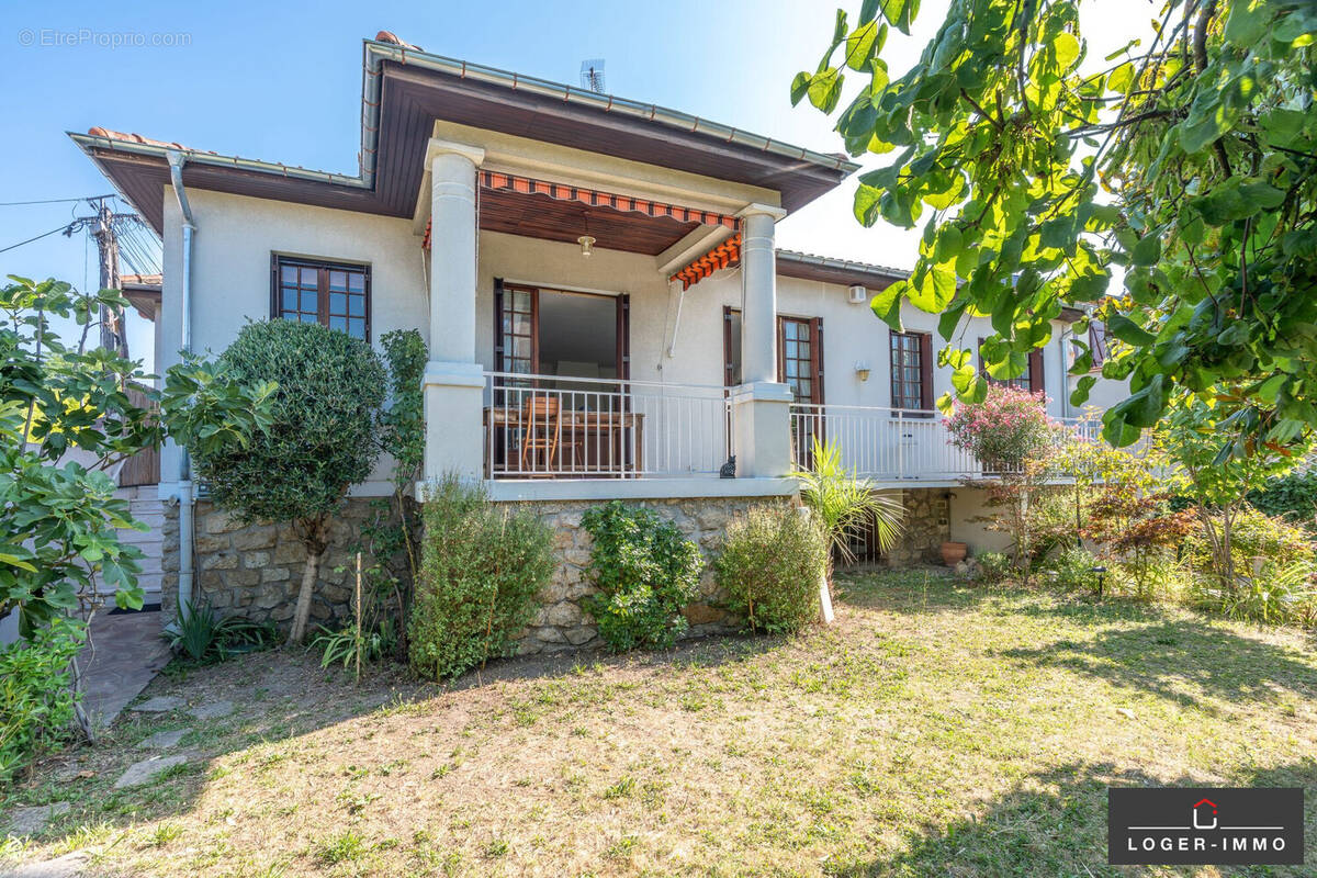 Maison à SAINT-MAUR-DES-FOSSES