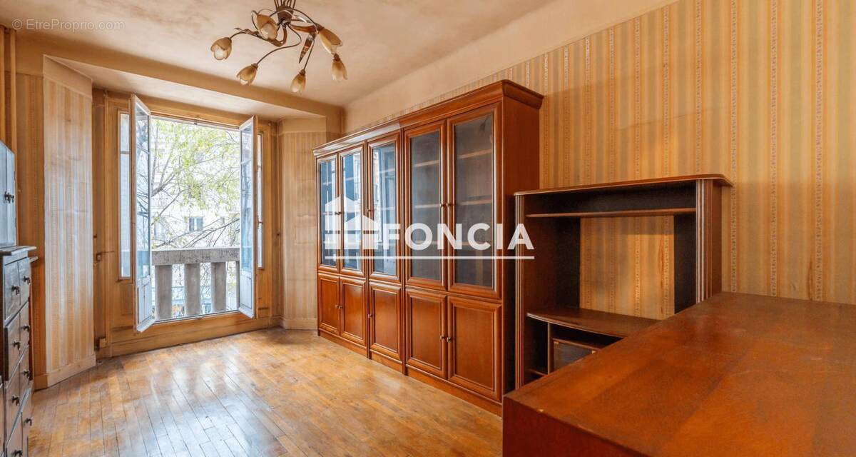 Appartement à MONTROUGE