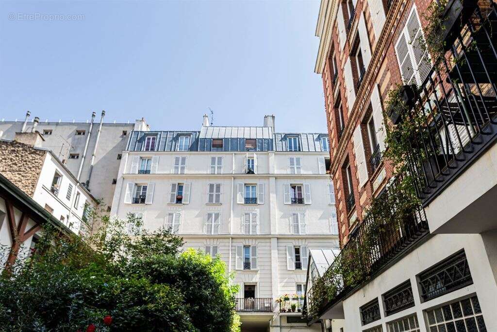 Appartement à PARIS-18E