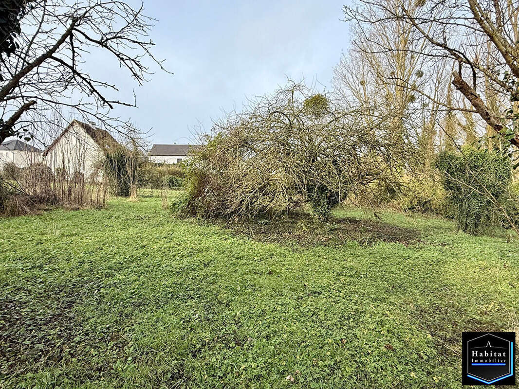 Terrain à LE PLESSIS-BELLEVILLE