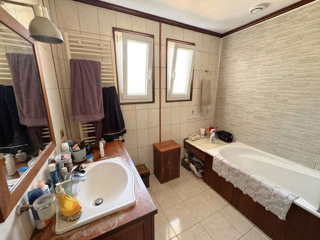 Maison commerces et école accessibles à pied à 10 mn de la gare de Bréval - photo 7