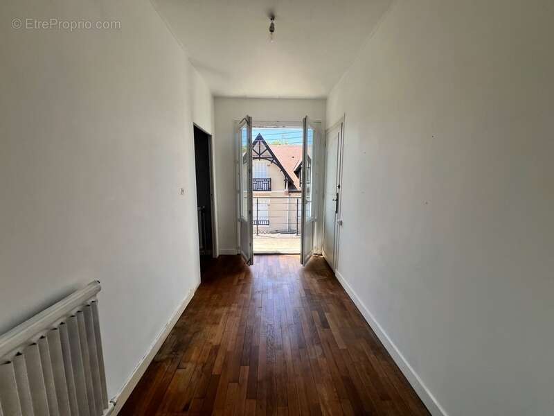 Grande Maison 140 m² – HYPER CENTRE– Jardin, garage, dépendance - photo 12