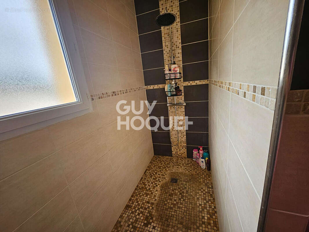 Villa contemporaine 110 m²  Terrain de 550 m² - photo 10