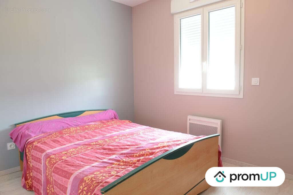 Maison à LA ROCHE-CHALAIS