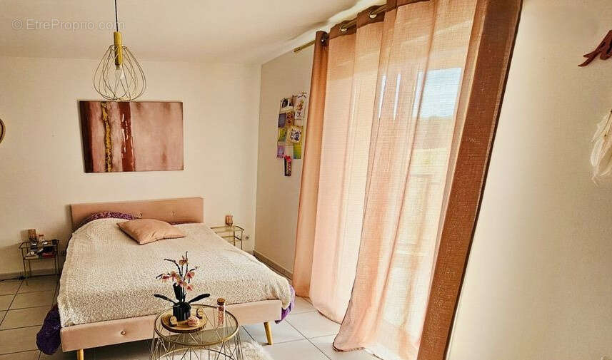 Maison à CHAMPROND-EN-GATINE