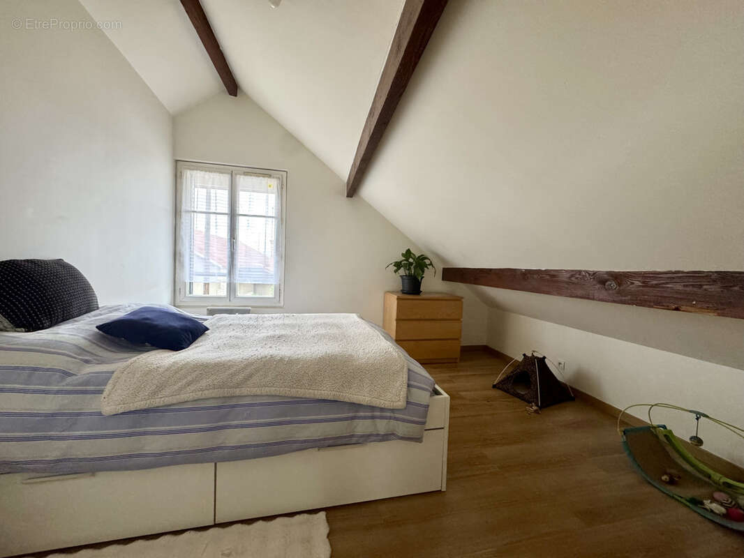 Appartement à SARTROUVILLE