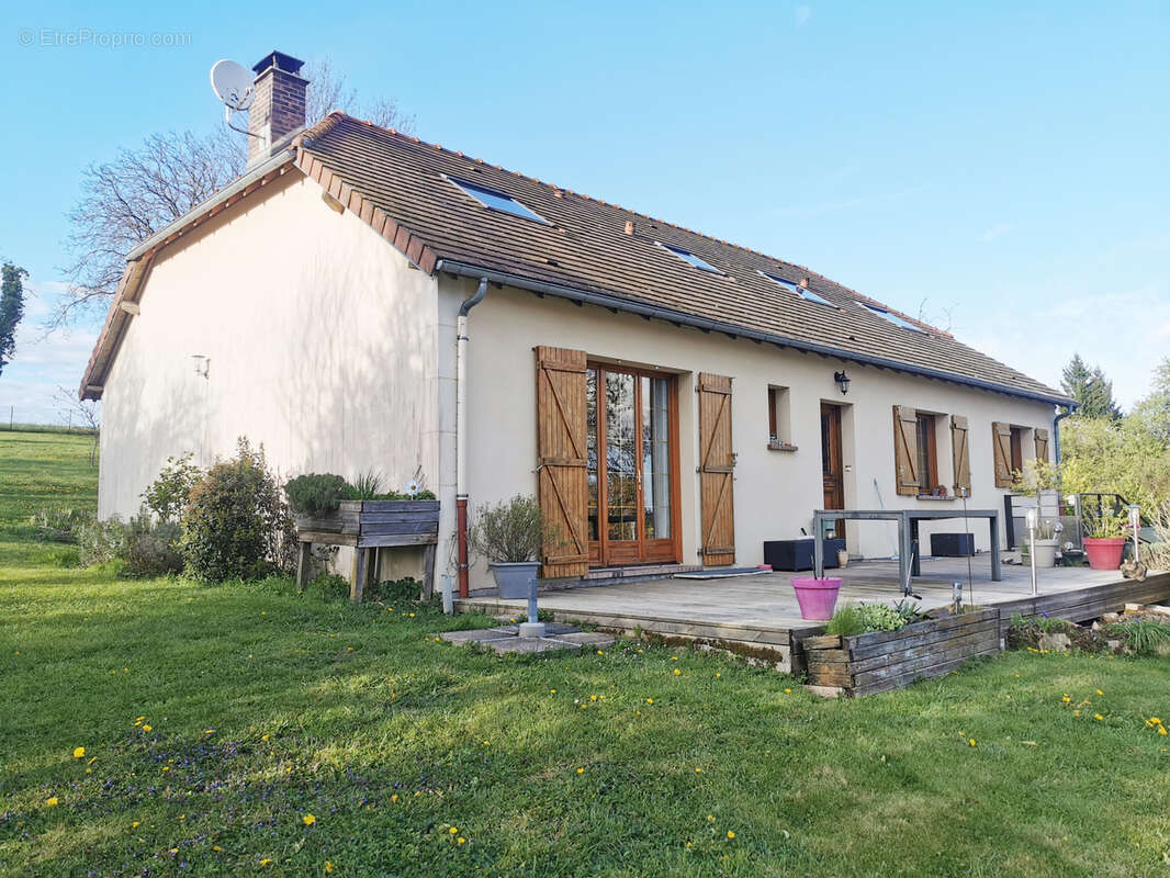 Maison à SAINT-PHAL