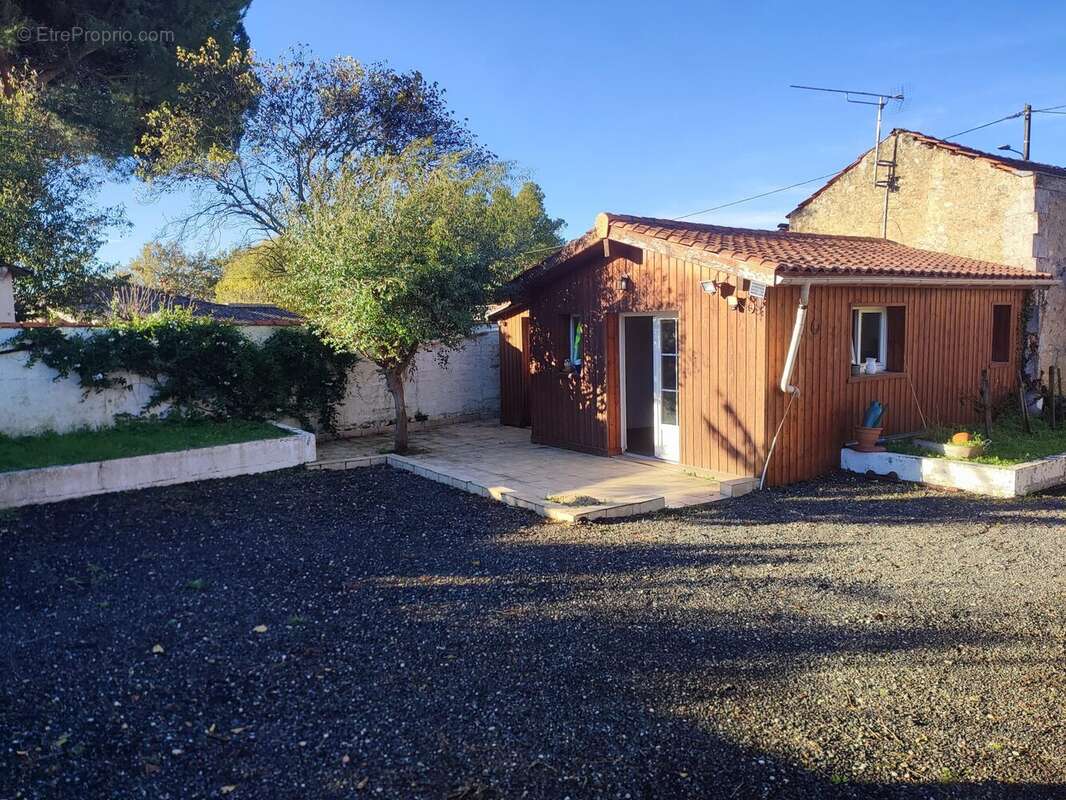 Maison à SAINT-CIERS-SUR-GIRONDE