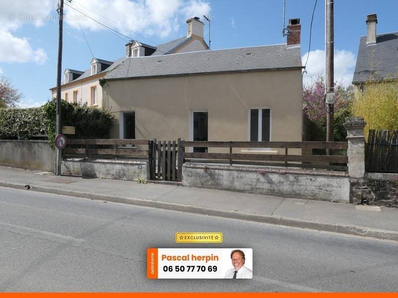 Maison à LE MOLAY-LITTRY