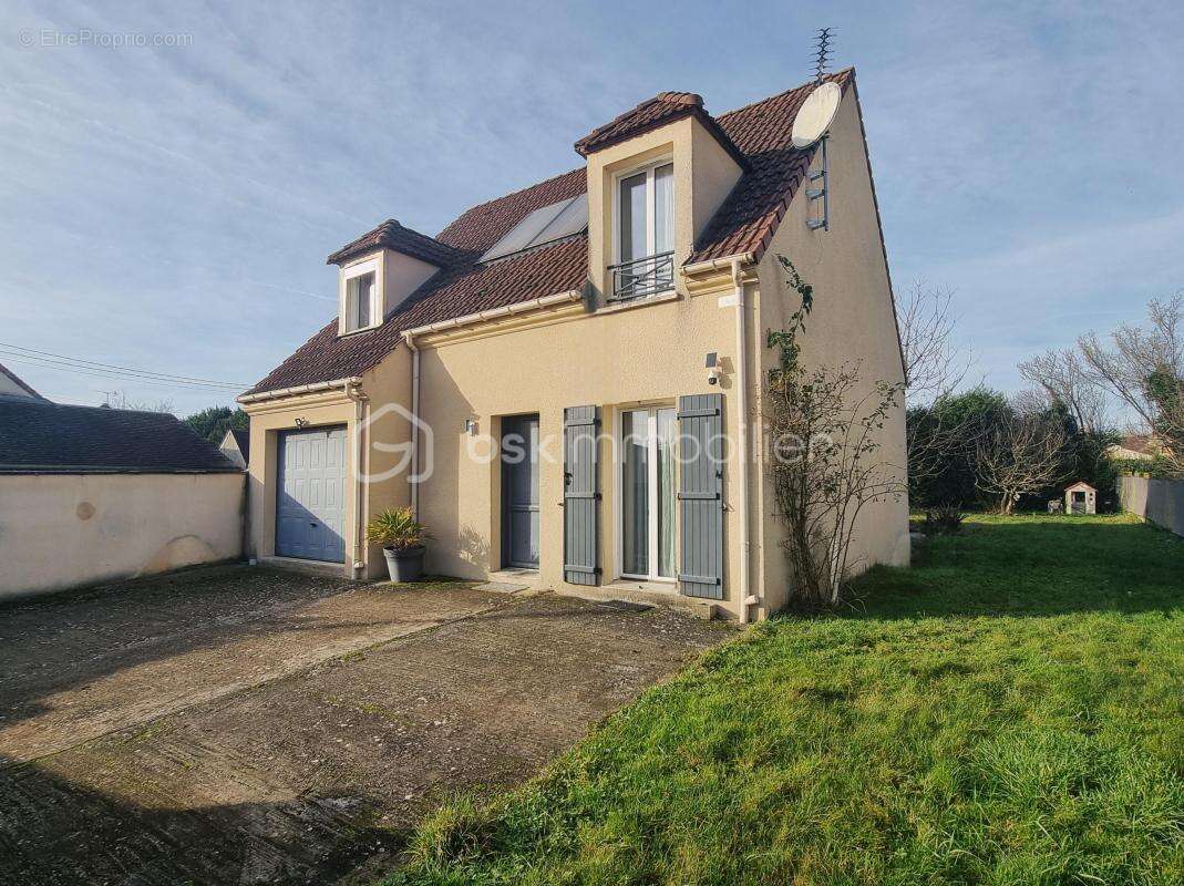 Maison à MONTIGNY-LENCOUP